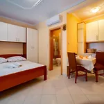In With Air Conditioning, Wifi 4886-5 Apartman Lopar