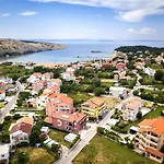 In With Air Conditioning, Wifi 4886-5 Apartman *