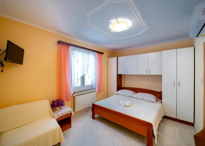 In With Air Conditioning, Wifi 4886-5 Apartman *