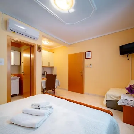 In With Air Conditioning, Wifi 4886-5 Lejlighed *