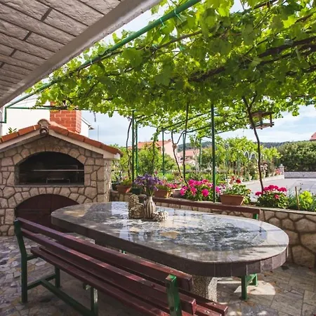 In With Air Conditioning, Wifi 4886-5 Lopar